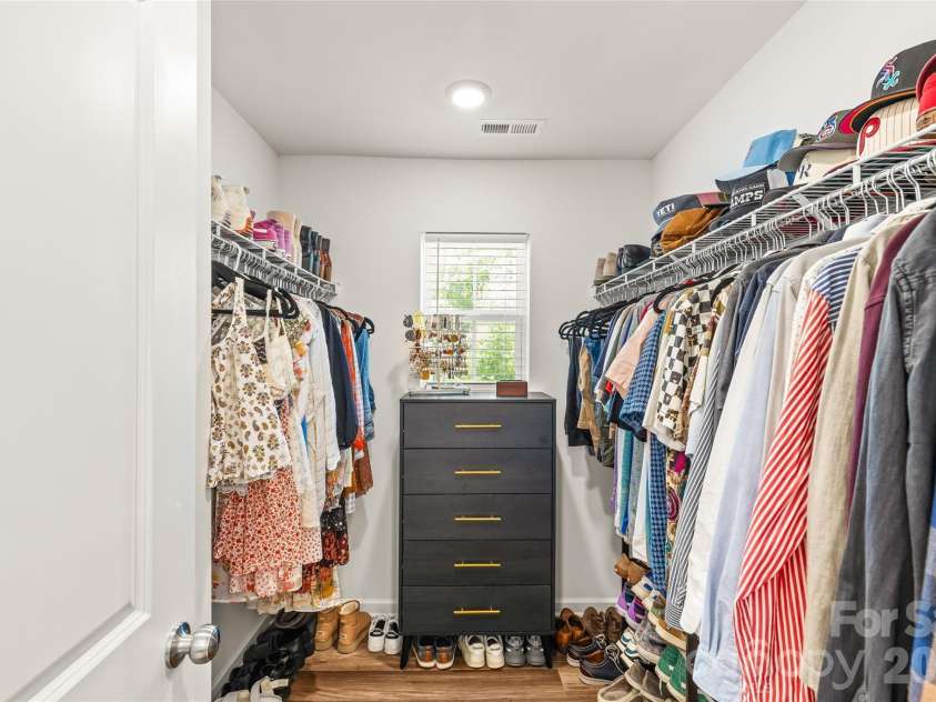 1913 Marlwood Circle, Charlotte, NC 28227.  MLS# CAR4407979, YatesRealty ID 45917. Primary Closet