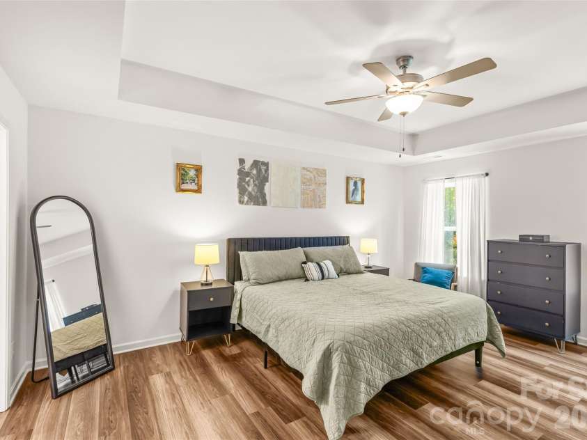 1913 Marlwood Circle, Charlotte, NC 28227.  MLS# CAR4407979, YatesRealty ID 45917. Primary Suite
