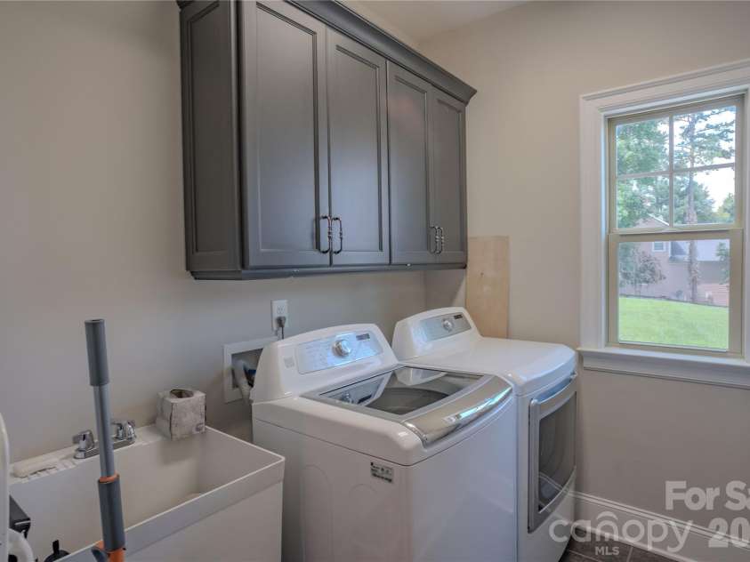 188 Wilson Lake Road, Mooresville, NC 28117.  MLS# CAR4408380, YatesRealty ID 45918. Laundry on Main
