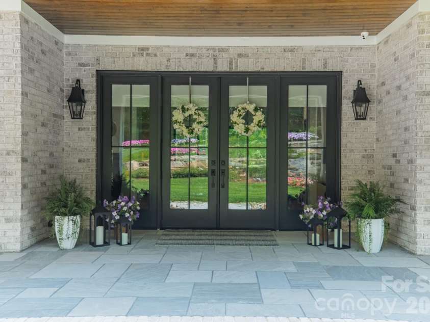 1725 Turtlewood Drive, Waxhaw, NC 28173.  MLS# CAR4407986, YatesRealty ID 45919. Covered Front Porch
