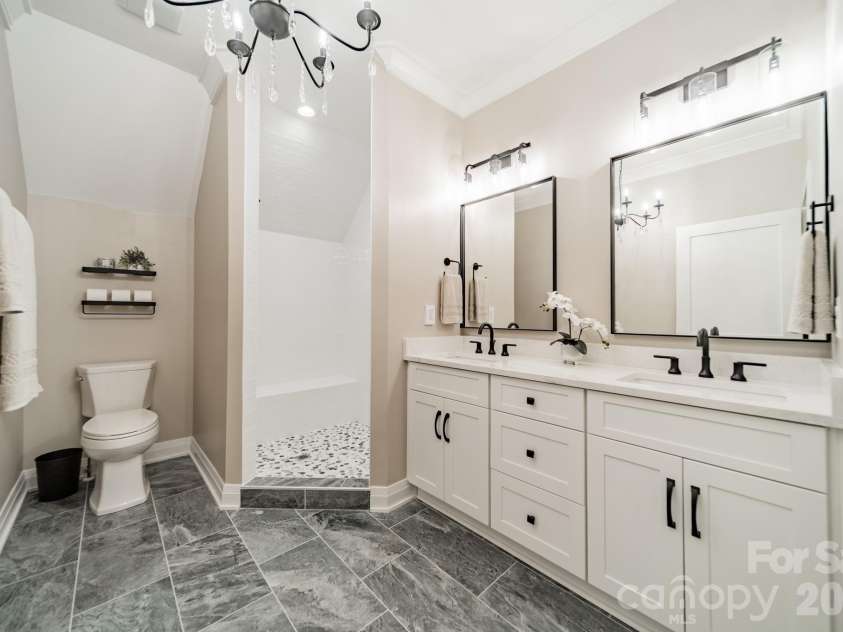 1725 Turtlewood Drive, Waxhaw, NC 28173.  MLS# CAR4407986, YatesRealty ID 45919. Full Bathroom on 2nd Floor