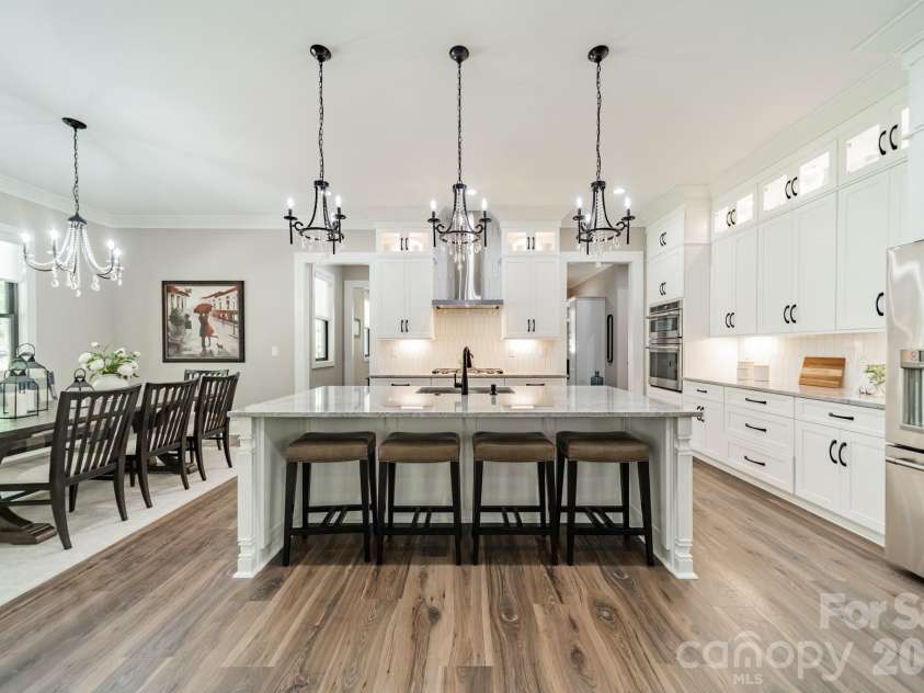 1725 Turtlewood Drive, Waxhaw, NC 28173.  MLS# CAR4407986, YatesRealty ID 45919. Large Island