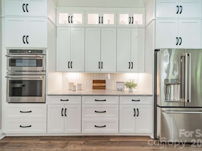 1725 Turtlewood Drive, Waxhaw, NC 28173.  MLS# CAR4407986, YatesRealty ID 45919. Soft-Close Cabinetry