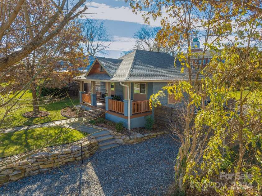 30 Burton Street, Asheville, NC 28806.  MLS# CAR4199669, YatesRealty ID 4592. 