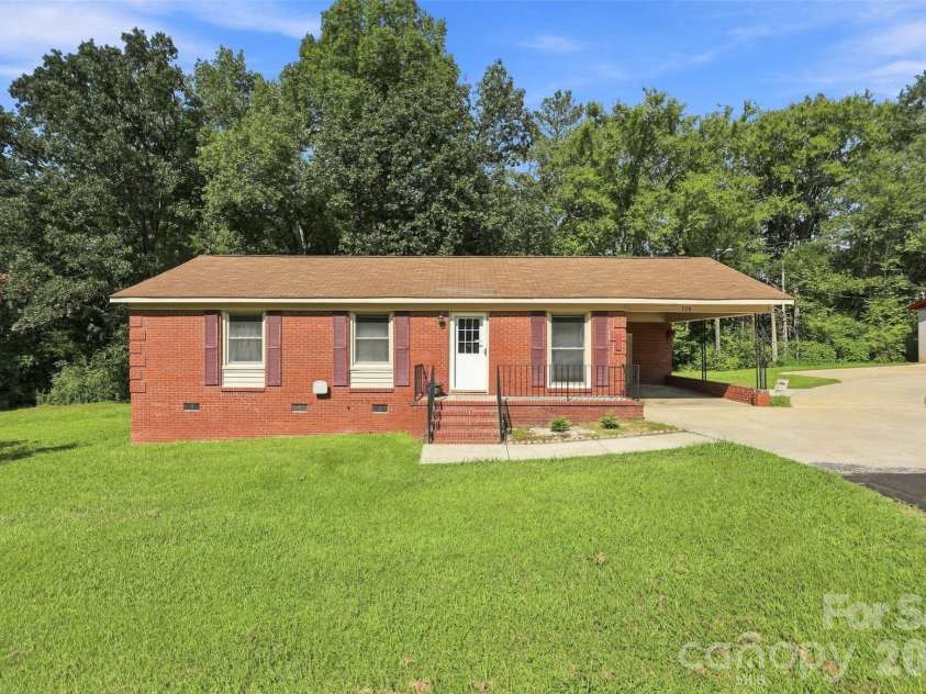 728 Center Road, Chester, SC 29706.  MLS# CAR4345069, YatesRealty ID 45920. 