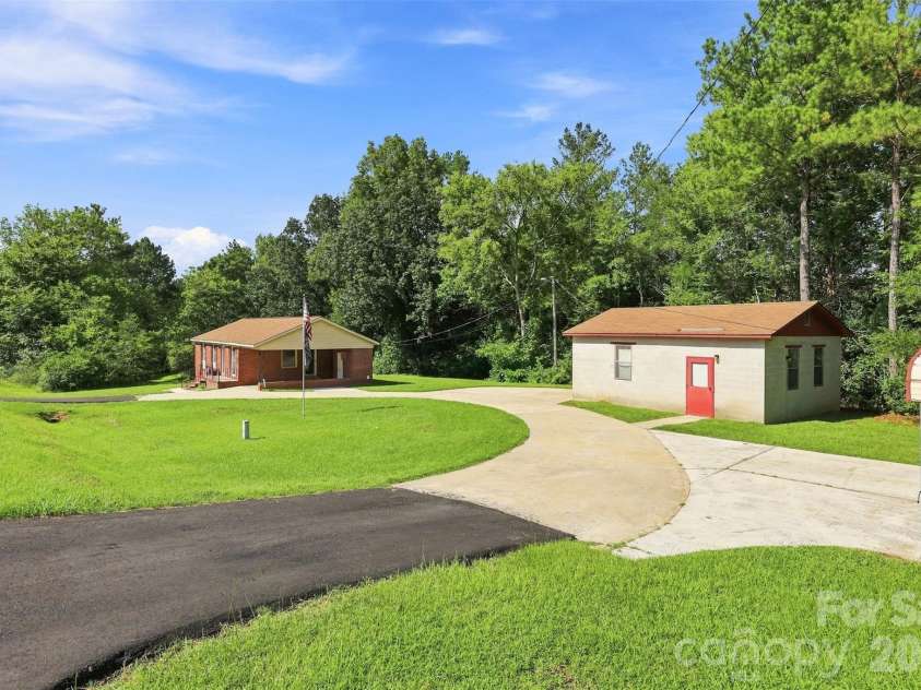 728 Center Road, Chester, SC 29706.  MLS# CAR4345069, YatesRealty ID 45920. 