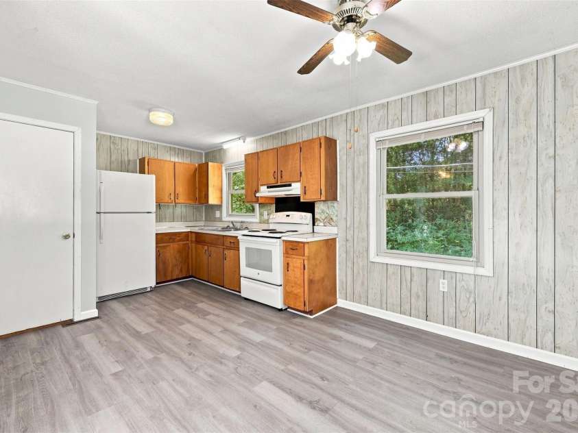 728 Center Road, Chester, SC 29706.  MLS# CAR4345069, YatesRealty ID 45920. 