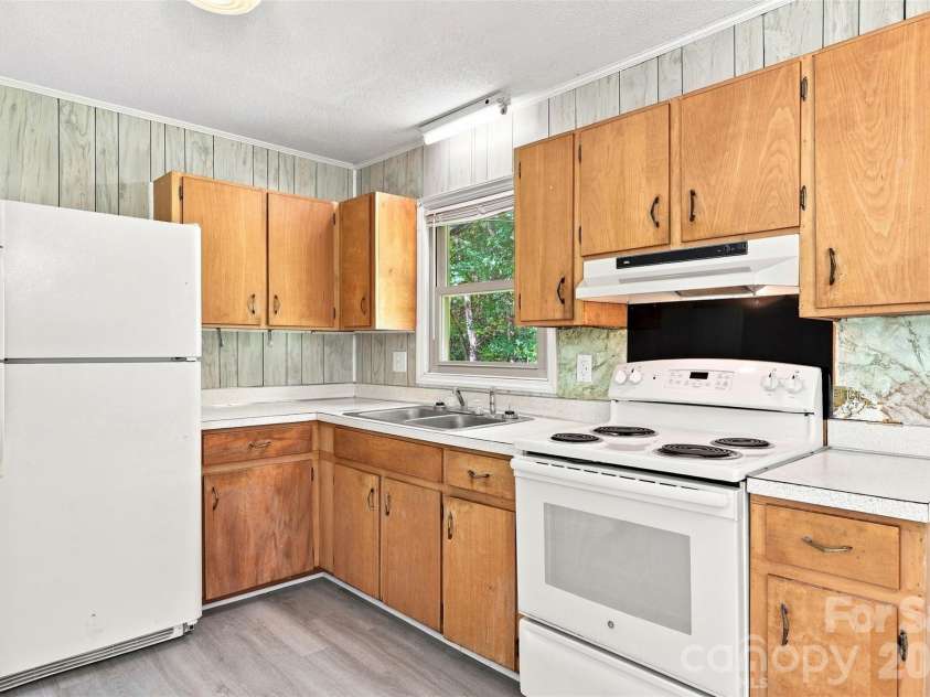 728 Center Road, Chester, SC 29706.  MLS# CAR4345069, YatesRealty ID 45920. 