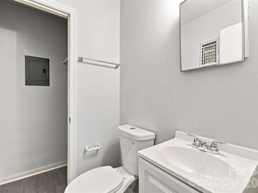 728 Center Road, Chester, SC 29706.  MLS# CAR4345069, YatesRealty ID 45920. 