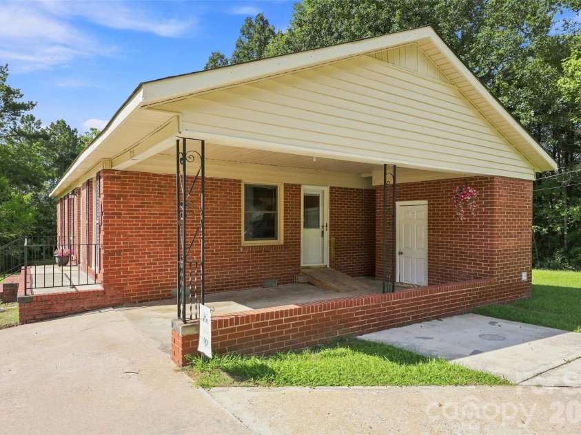 728 Center Road, Chester, SC 29706.  MLS# CAR4345069, YatesRealty ID 45920. 