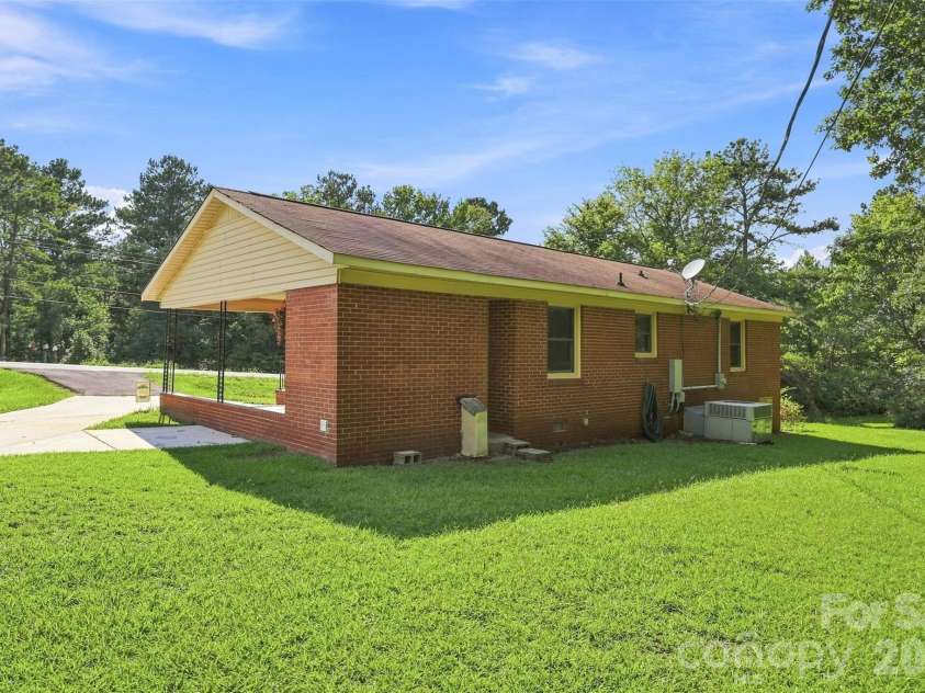 728 Center Road, Chester, SC 29706.  MLS# CAR4345069, YatesRealty ID 45920. 
