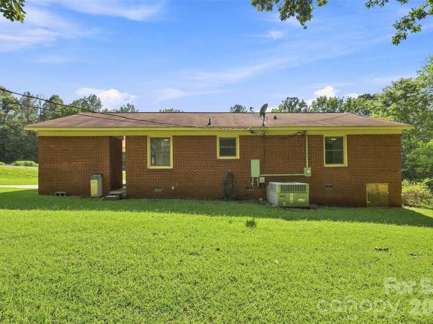728 Center Road, Chester, SC 29706.  MLS# CAR4345069, YatesRealty ID 45920. 