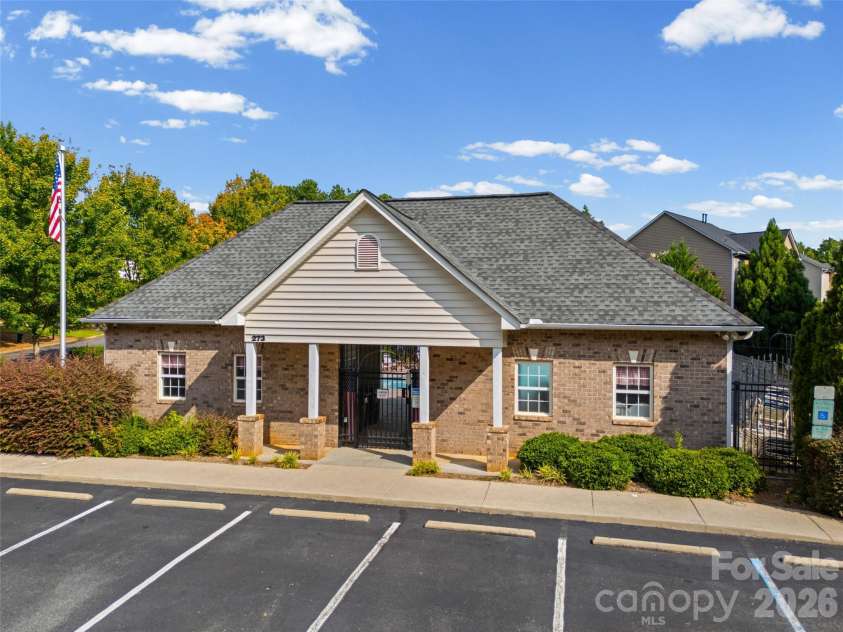 622 Panthers Way, Fort Mill, SC 29708.  MLS# CAR4405777, YatesRealty ID 45921. 