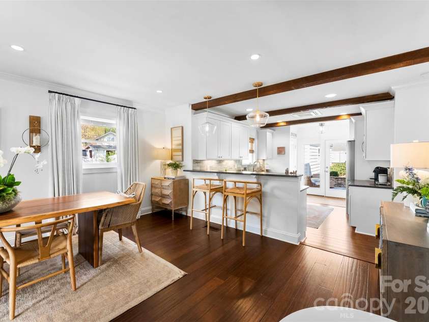 2017 Wilhelmina Avenue, Charlotte, NC 28205.  MLS# CAR4404559, YatesRealty ID 45922. 