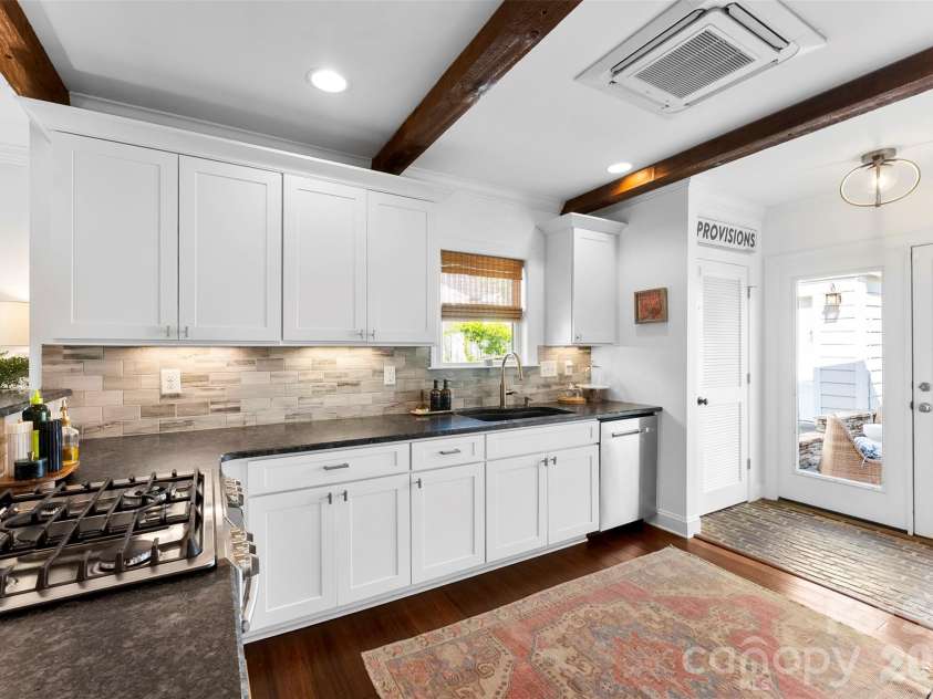 2017 Wilhelmina Avenue, Charlotte, NC 28205.  MLS# CAR4404559, YatesRealty ID 45922. 