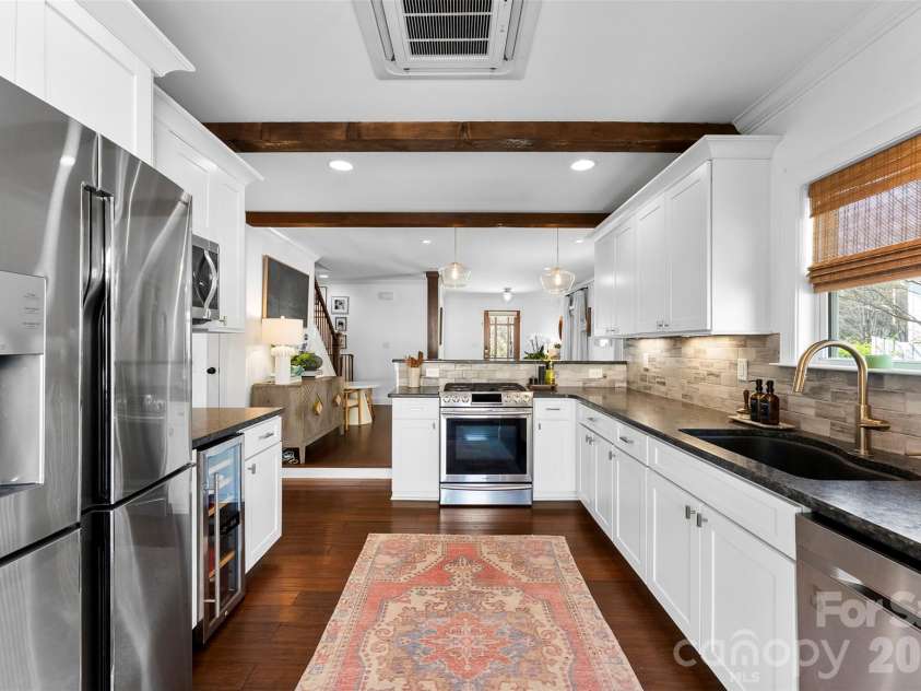 2017 Wilhelmina Avenue, Charlotte, NC 28205.  MLS# CAR4404559, YatesRealty ID 45922. 