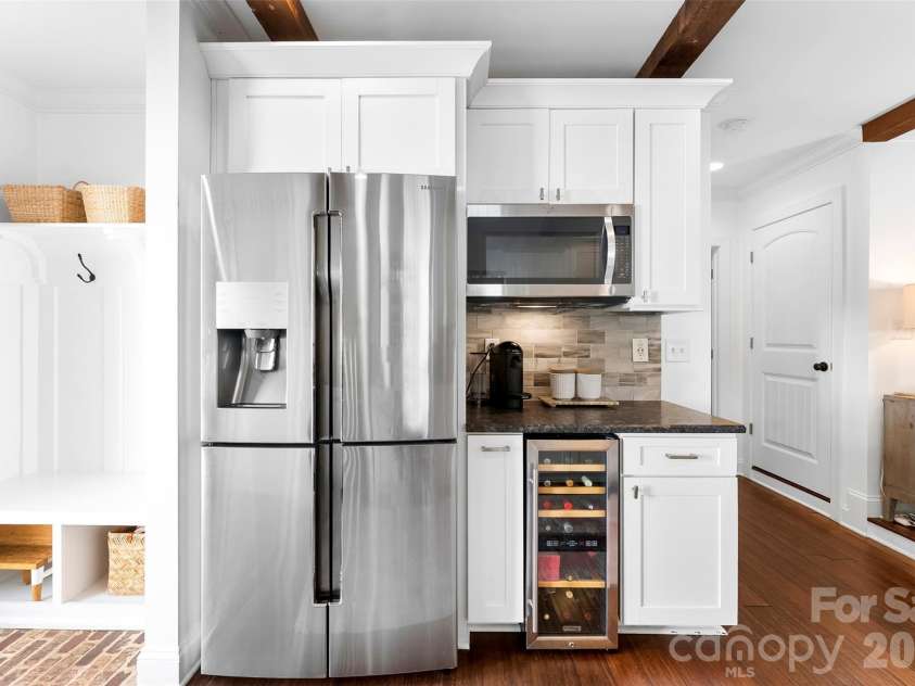 2017 Wilhelmina Avenue, Charlotte, NC 28205.  MLS# CAR4404559, YatesRealty ID 45922. 