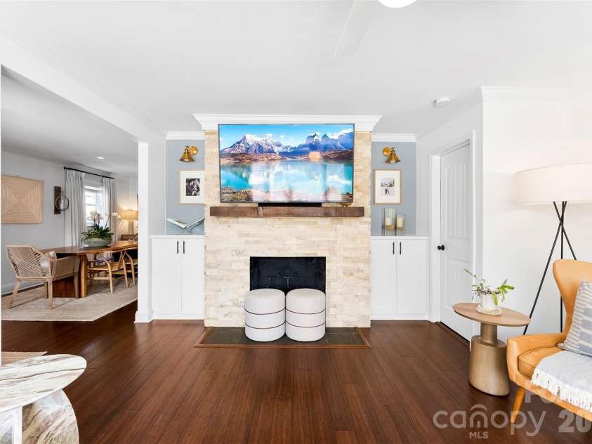 2017 Wilhelmina Avenue, Charlotte, NC 28205.  MLS# CAR4404559, YatesRealty ID 45922. 