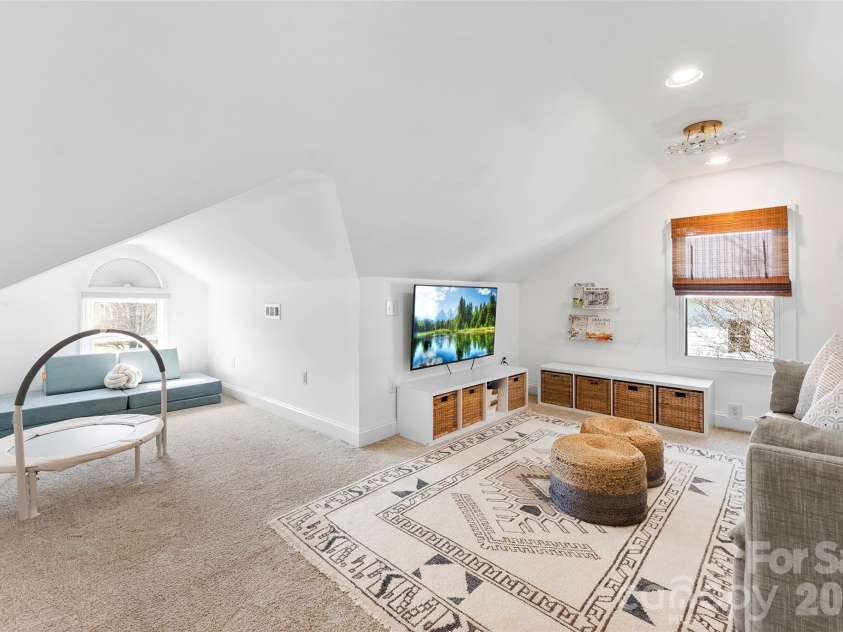 2017 Wilhelmina Avenue, Charlotte, NC 28205.  MLS# CAR4404559, YatesRealty ID 45922. 