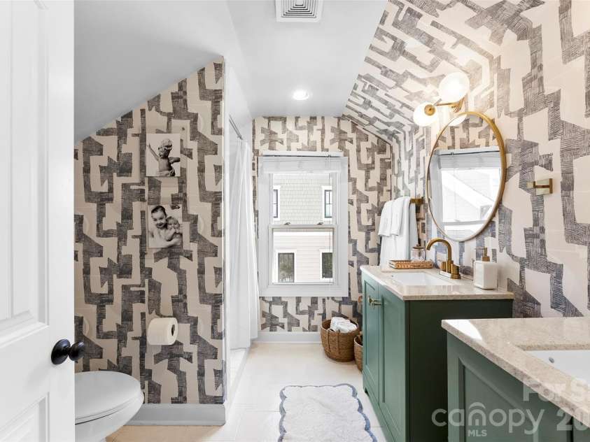2017 Wilhelmina Avenue, Charlotte, NC 28205.  MLS# CAR4404559, YatesRealty ID 45922. 