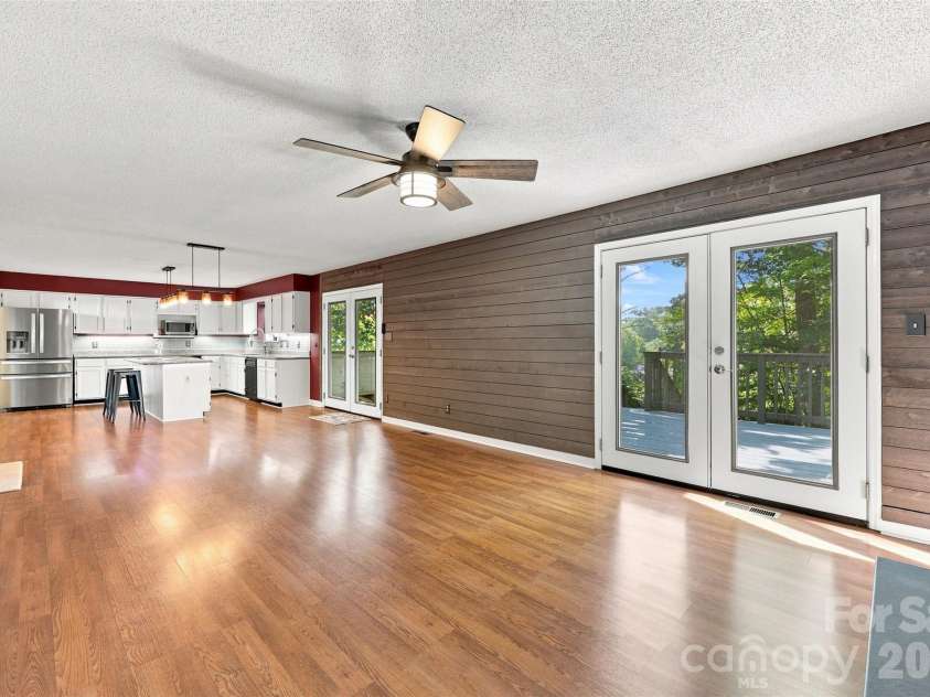 14301 Harbor Estate Road, Charlotte, NC 28278.  MLS# CAR4389673, YatesRealty ID 45923. 