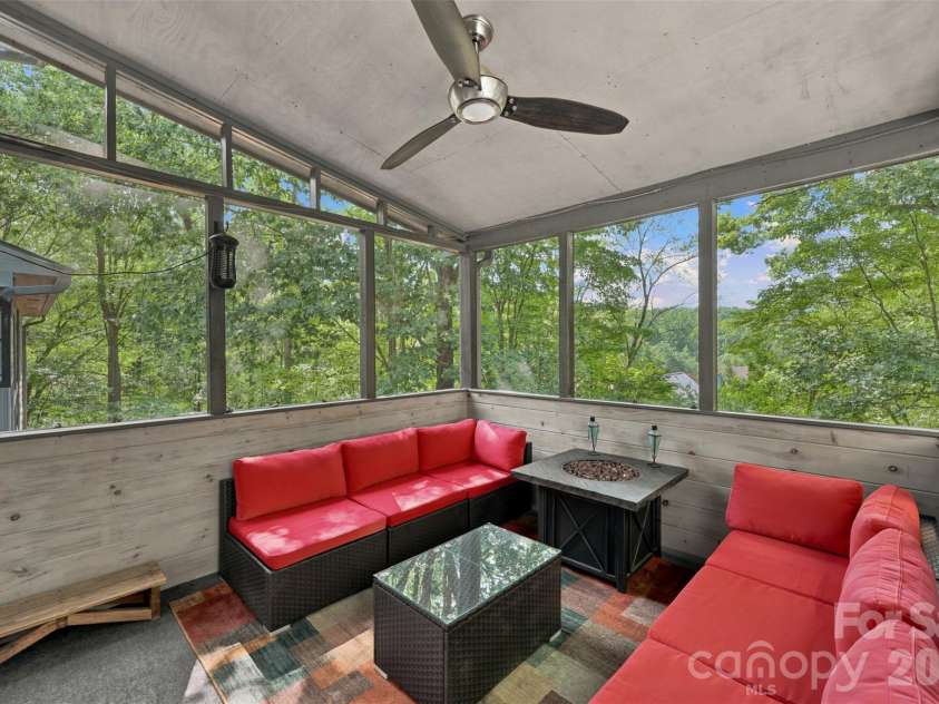 14301 Harbor Estate Road, Charlotte, NC 28278.  MLS# CAR4389673, YatesRealty ID 45923. 