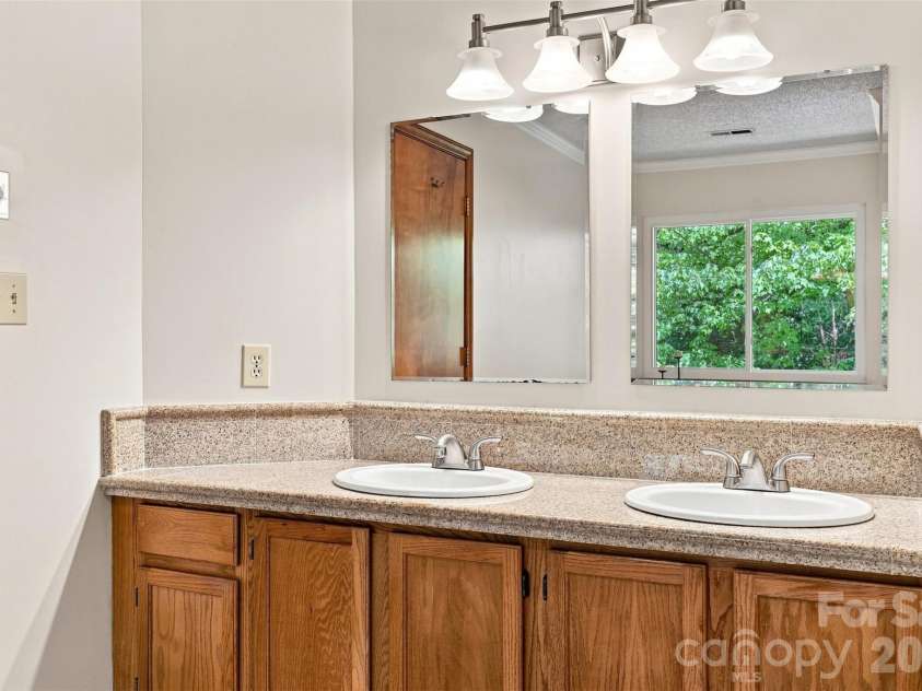 14301 Harbor Estate Road, Charlotte, NC 28278.  MLS# CAR4389673, YatesRealty ID 45923. 