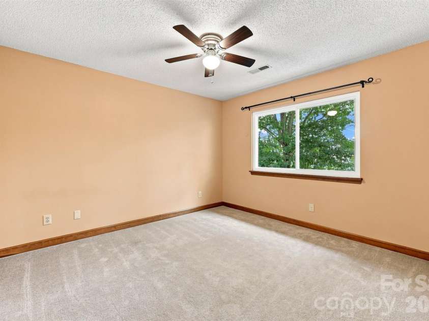 14301 Harbor Estate Road, Charlotte, NC 28278.  MLS# CAR4389673, YatesRealty ID 45923. 
