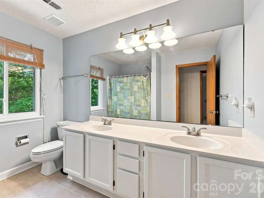 14301 Harbor Estate Road, Charlotte, NC 28278.  MLS# CAR4389673, YatesRealty ID 45923. 
