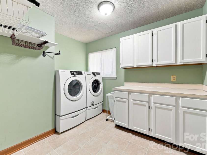 14301 Harbor Estate Road, Charlotte, NC 28278.  MLS# CAR4389673, YatesRealty ID 45923. 