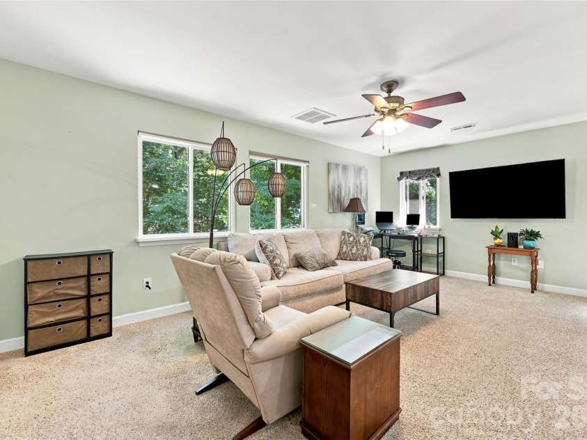 14301 Harbor Estate Road, Charlotte, NC 28278.  MLS# CAR4389673, YatesRealty ID 45923. 