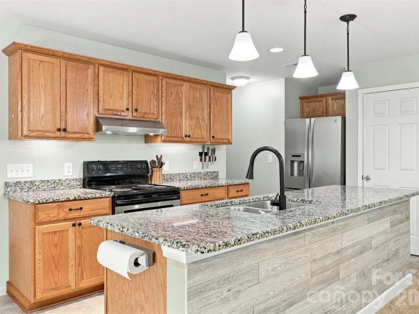 14301 Harbor Estate Road, Charlotte, NC 28278.  MLS# CAR4389673, YatesRealty ID 45923. 