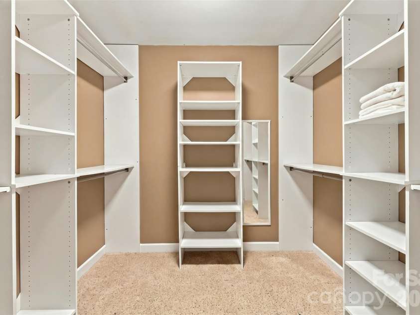 14301 Harbor Estate Road, Charlotte, NC 28278.  MLS# CAR4389673, YatesRealty ID 45923. 