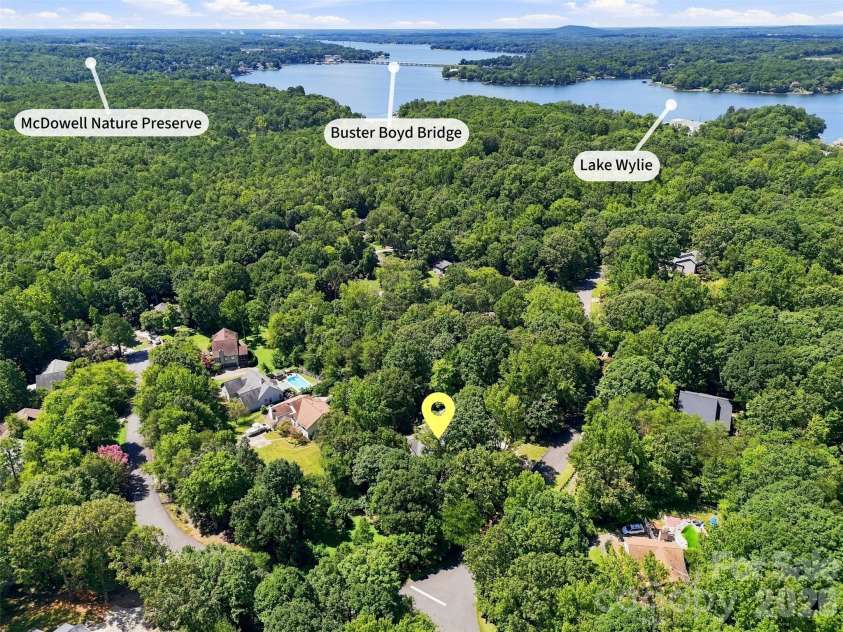 14301 Harbor Estate Road, Charlotte, NC 28278.  MLS# CAR4389673, YatesRealty ID 45923. 