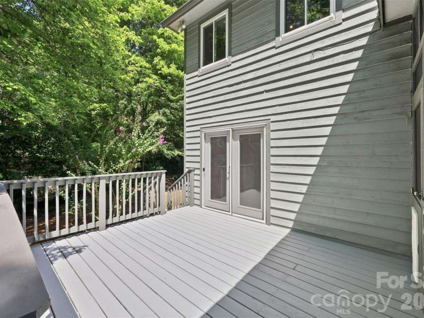 14301 Harbor Estate Road, Charlotte, NC 28278.  MLS# CAR4389673, YatesRealty ID 45923. Main Residence - Back deck