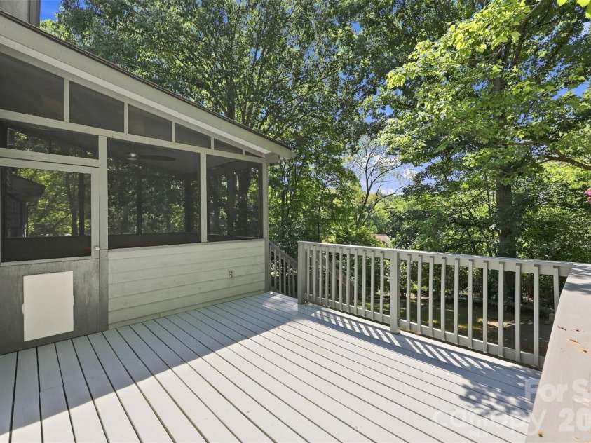 14301 Harbor Estate Road, Charlotte, NC 28278.  MLS# CAR4389673, YatesRealty ID 45923. Main Residence - Back deck