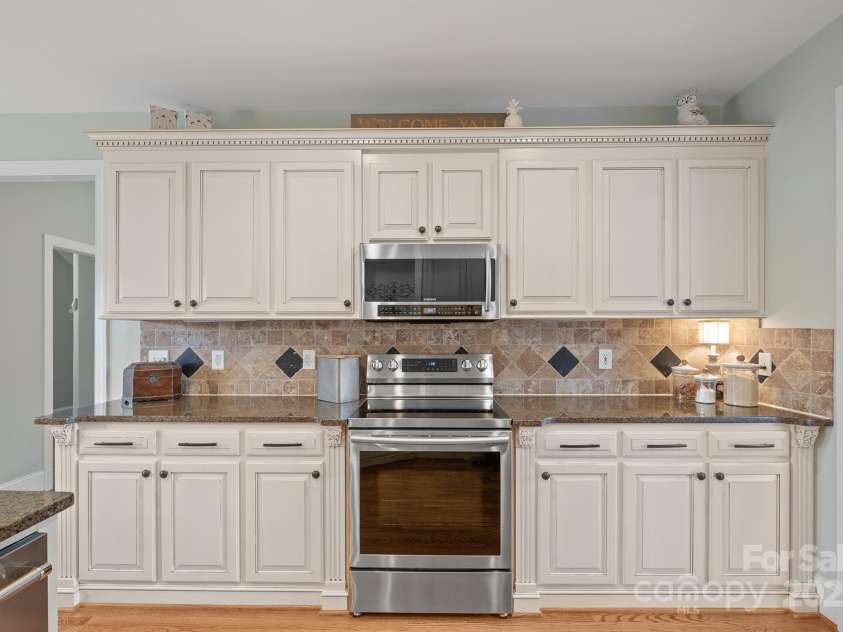 277 Glenwood Drive, Oakboro, NC 28129.  MLS# CAR4312178, YatesRealty ID 45923. 