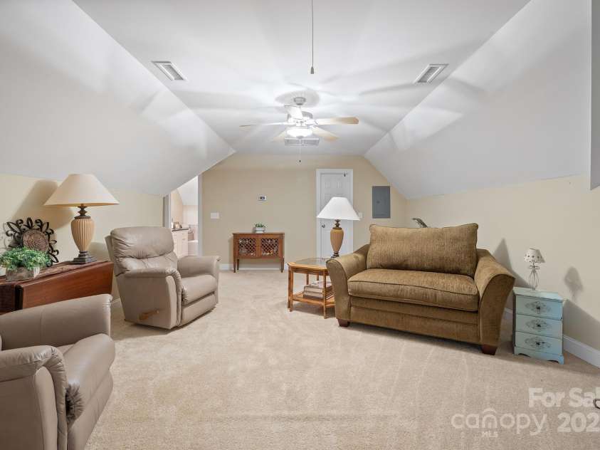 277 Glenwood Drive, Oakboro, NC 28129.  MLS# CAR4312178, YatesRealty ID 45923. 