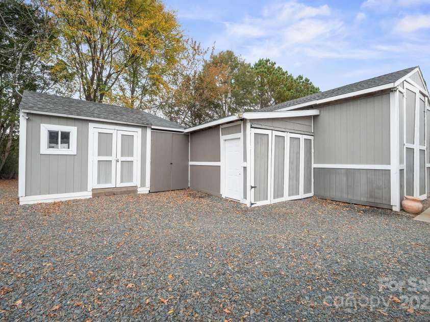 277 Glenwood Drive, Oakboro, NC 28129.  MLS# CAR4312178, YatesRealty ID 45923. 