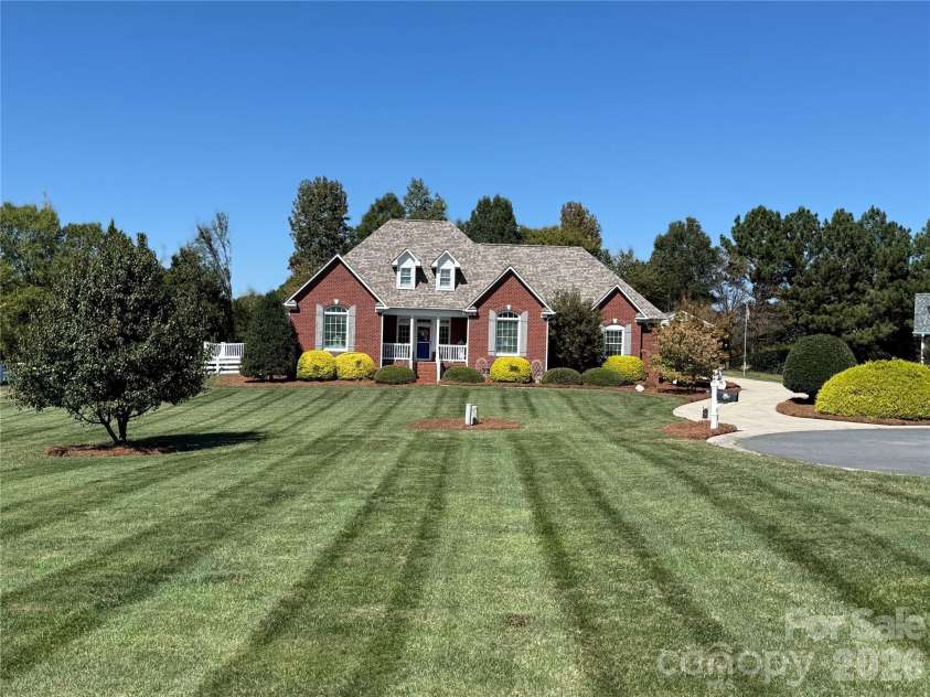 277 Glenwood Drive, Oakboro, NC 28129.  MLS# CAR4312178, YatesRealty ID 45923. 