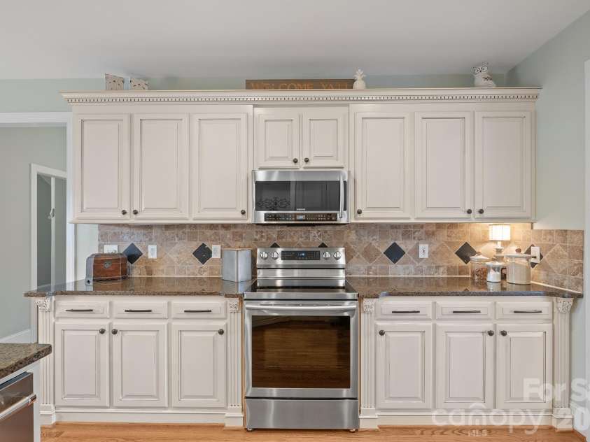 277 Glenwood Drive, Oakboro, NC 28129.  MLS# CAR4312178, YatesRealty ID 45923. 