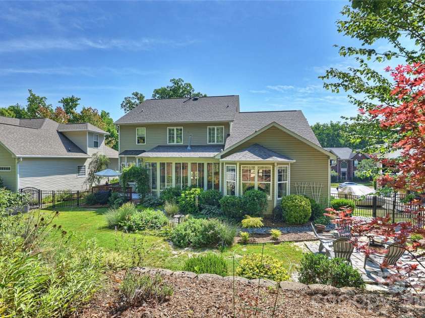 1136 Aringill Lane, Matthews, NC 28104.  MLS# CAR4415913, YatesRealty ID 45924. 