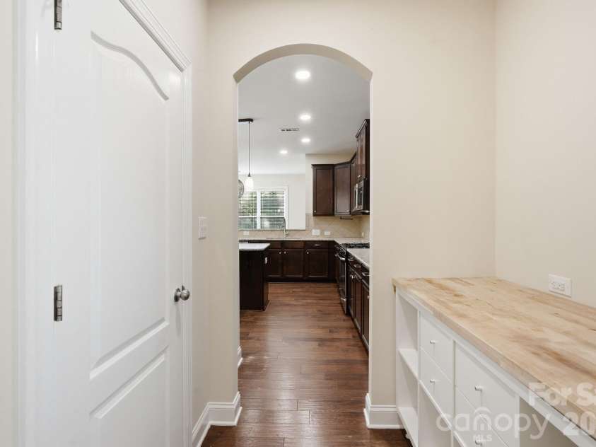 347 Windy Pine Drive, Clover, SC 29710.  MLS# CAR4412270, YatesRealty ID 45925. Butlers Pantry