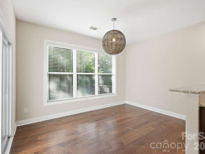 347 Windy Pine Drive, Clover, SC 29710.  MLS# CAR4412270, YatesRealty ID 45925. Eat in Kitchen