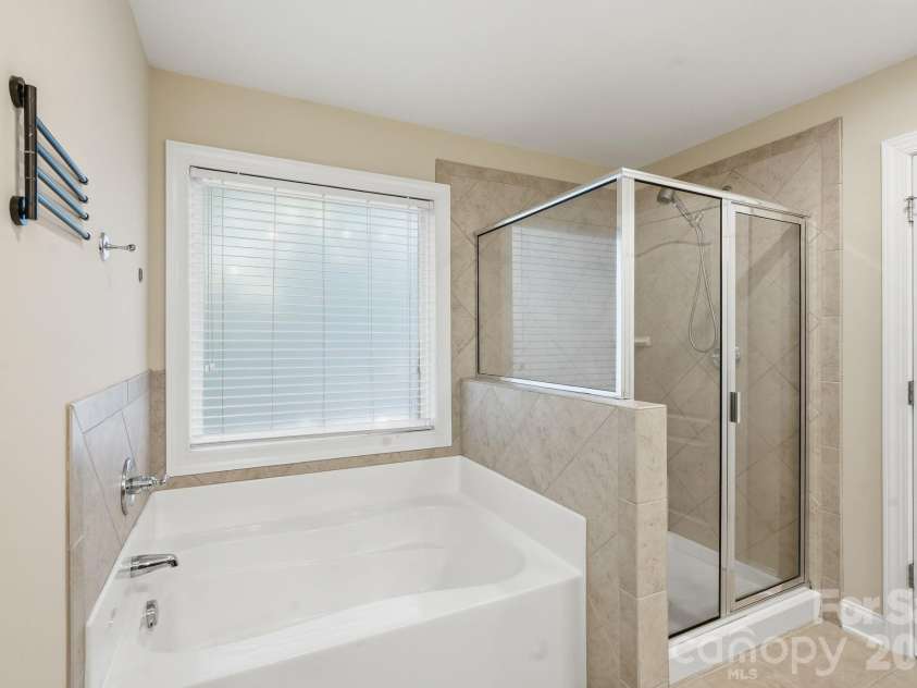 347 Windy Pine Drive, Clover, SC 29710.  MLS# CAR4412270, YatesRealty ID 45925. Primary Bathroom