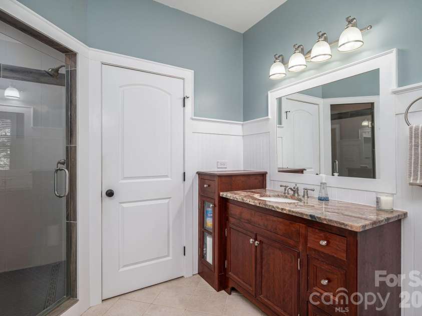 1903 Miners Creek Drive, Lincolnton, NC 28092.  MLS# CAR4415577, YatesRealty ID 45926. Primary Bath