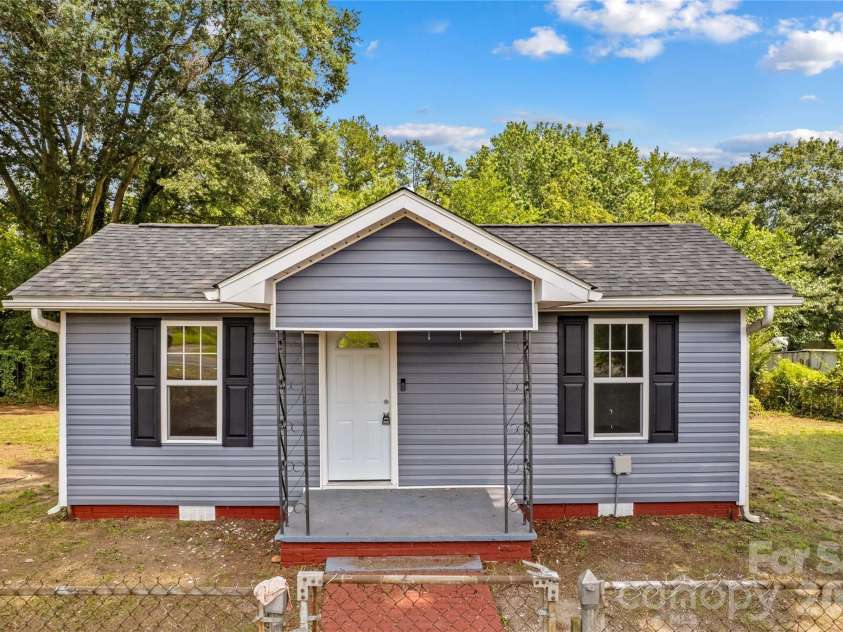 715 Central Avenue, Landis, NC 28088.  MLS# CAR4415339, YatesRealty ID 45927. 