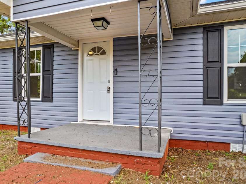 715 Central Avenue, Landis, NC 28088.  MLS# CAR4415339, YatesRealty ID 45927. 