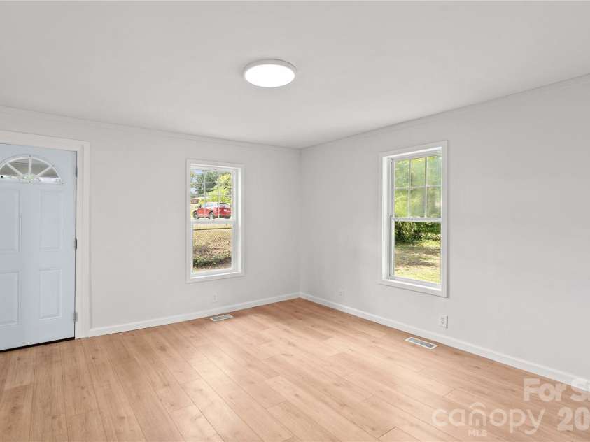 715 Central Avenue, Landis, NC 28088.  MLS# CAR4415339, YatesRealty ID 45927. 