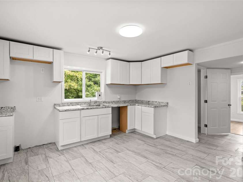 715 Central Avenue, Landis, NC 28088.  MLS# CAR4415339, YatesRealty ID 45927. 